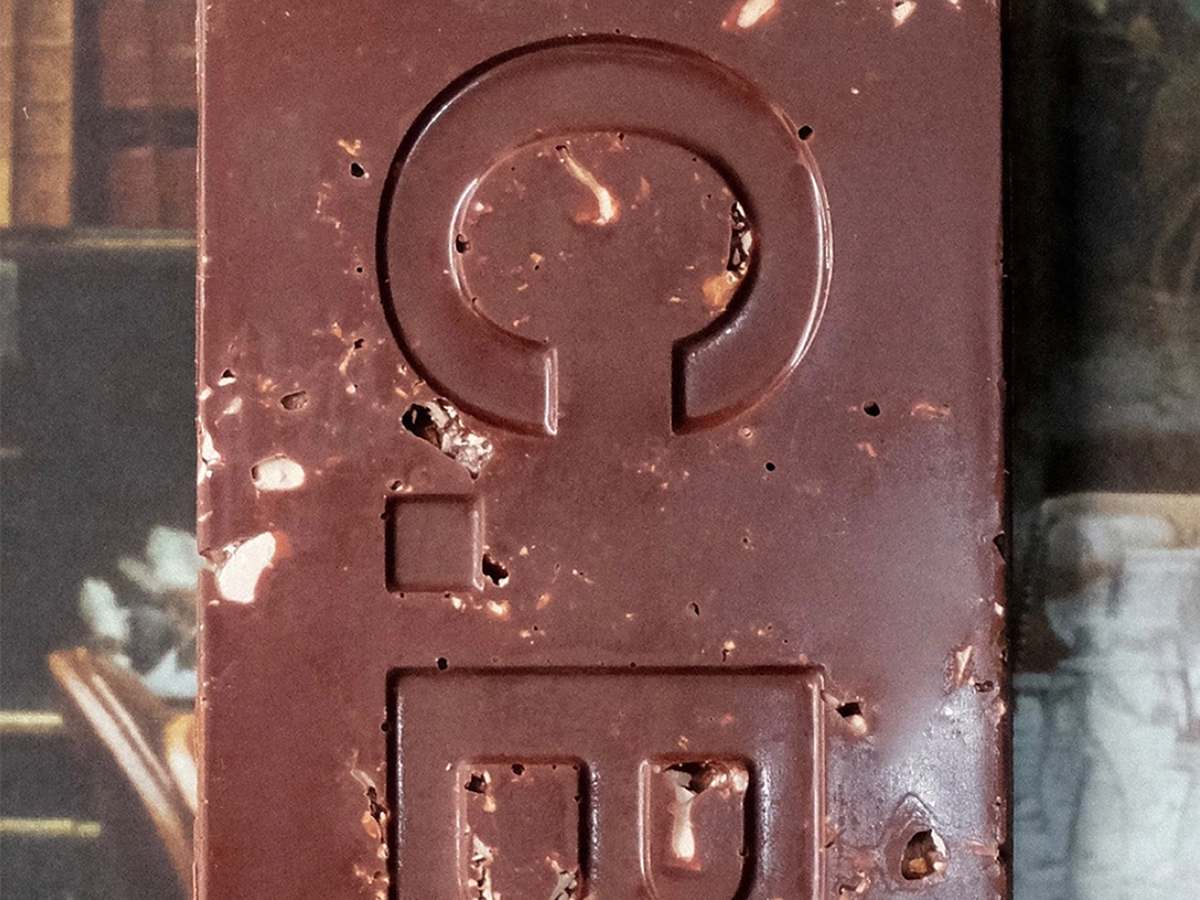 Casa Bosques chocolate bar, a single-bar gift add-on